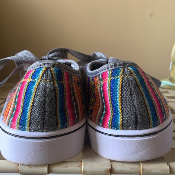 Very cool Cloth Baja Multi colored Print Sneakers - Picture 8 of 13